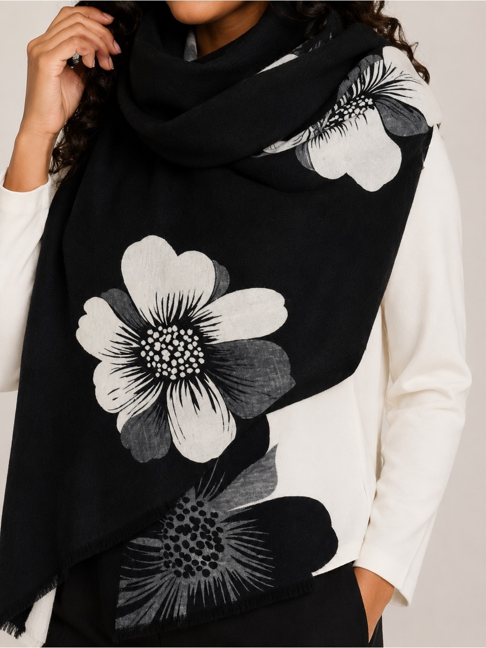 Reversible Floral Motif Scarf in Black & White - Picture 4 of 4